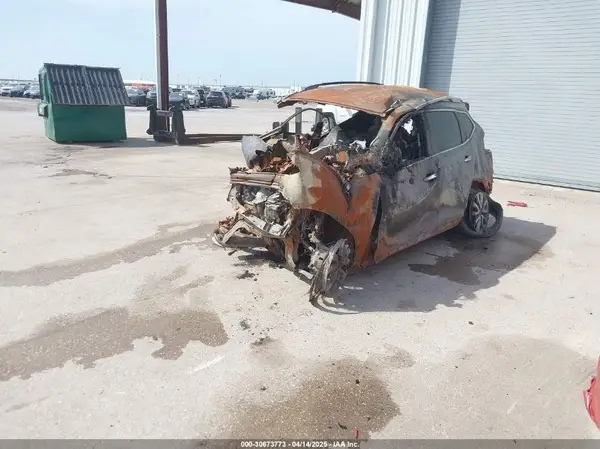 JN8AT2MV0JW309404 2018 NISSAN ROGUE - Image 2