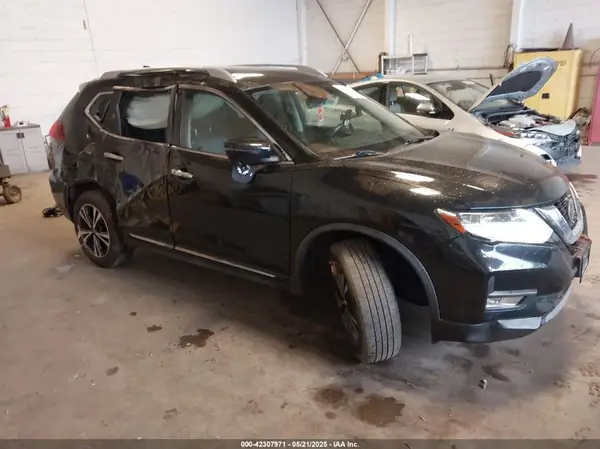JN8AT2MV0JW309595 2018 NISSAN ROGUE - Image 1