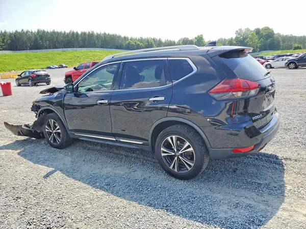 JN8AT2MV0JW311119 2018 NISSAN ROGUE - Image 2