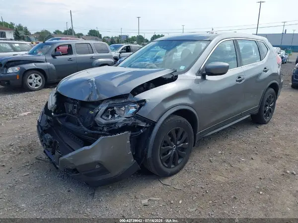 JN8AT2MV0JW312884 2018 NISSAN ROGUE - Image 2