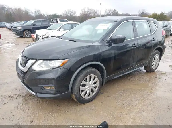 JN8AT2MV0JW313551 2018 NISSAN ROGUE - Image 2