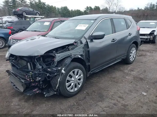 JN8AT2MV0JW313758 2018 NISSAN ROGUE - Image 2