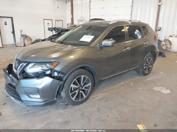 JN8AT2MV0JW314330 2018 NISSAN ROGUE - Image 2