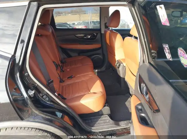 JN8AT2MV0JW315803 2018 NISSAN ROGUE - Image 8