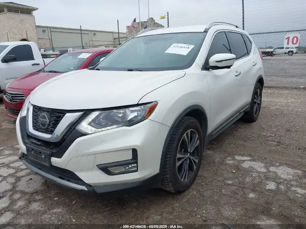 JN8AT2MV0JW315929 2018 NISSAN ROGUE - Image 2