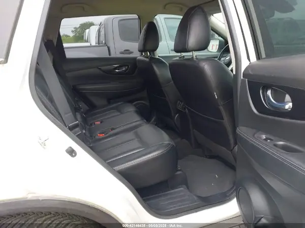 JN8AT2MV0JW315929 2018 NISSAN ROGUE - Image 8