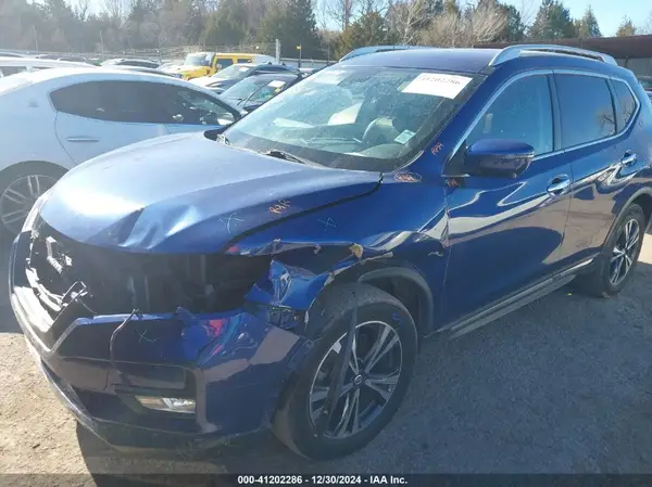 JN8AT2MV0JW316143 2018 NISSAN ROGUE - Image 2
