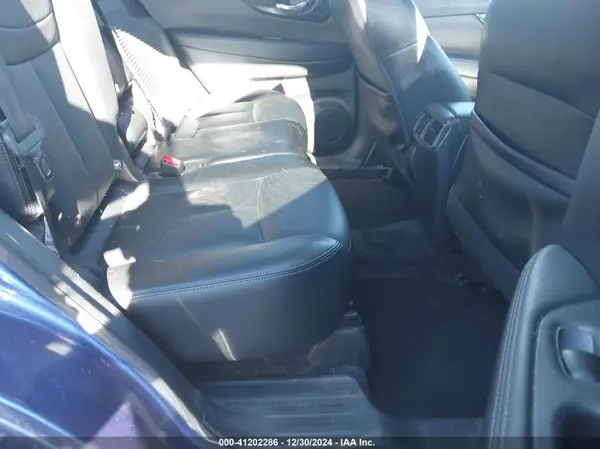 JN8AT2MV0JW316143 2018 NISSAN ROGUE - Image 8