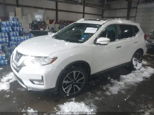 JN8AT2MV0JW316420 2018 NISSAN ROGUE - Image 2