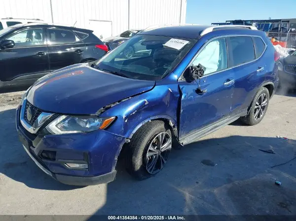 JN8AT2MV0JW316661 2018 NISSAN ROGUE - Image 2