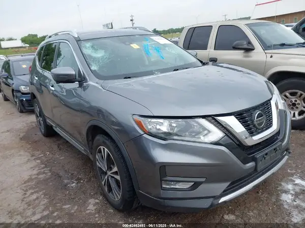JN8AT2MV0JW318555 2018 NISSAN ROGUE - Image 1