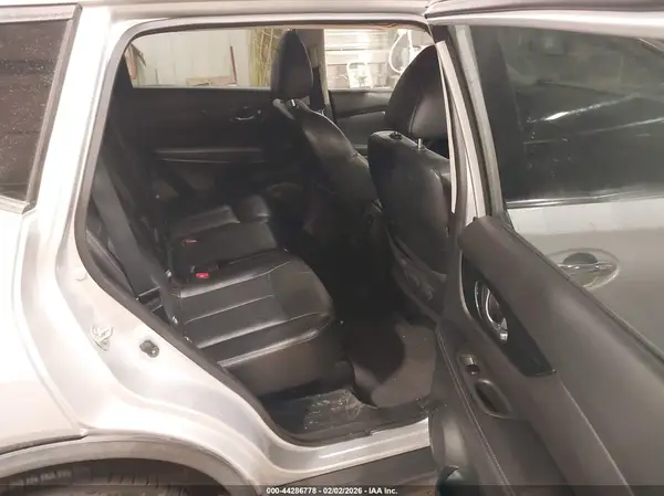 JN8AT2MV0JW319334 2018 NISSAN ROGUE - Image 8