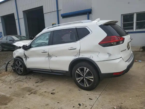 JN8AT2MV0JW320693 2018 NISSAN ROGUE - Image 2