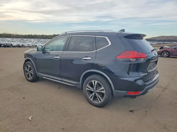 JN8AT2MV0JW320824 2018 NISSAN ROGUE - Image 2