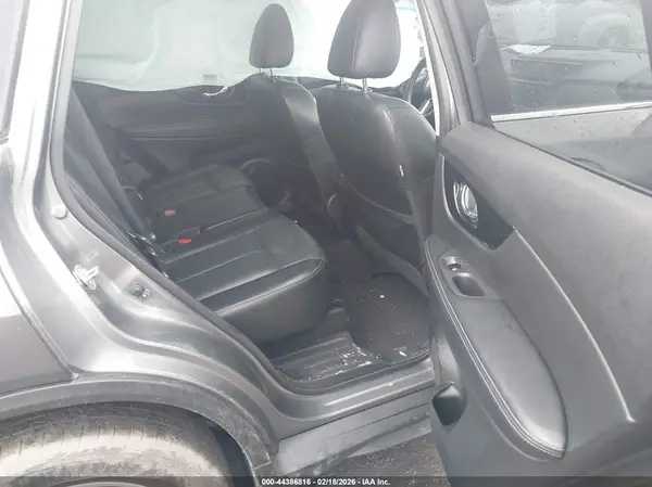 JN8AT2MV0JW321519 2018 NISSAN ROGUE - Image 8