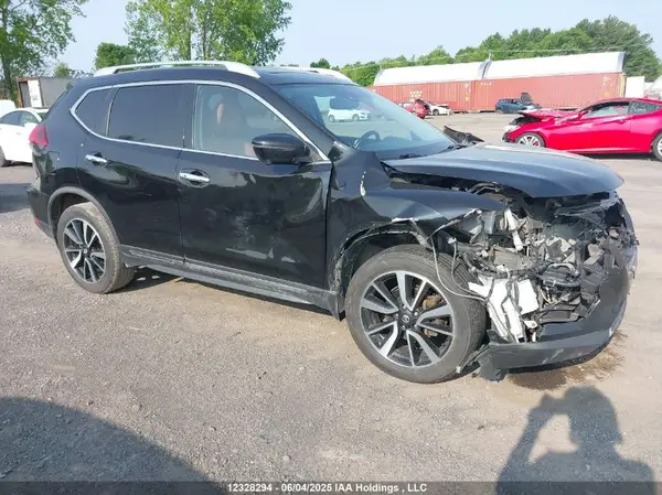 JN8AT2MV0JW322069 2018 NISSAN ROGUE - Image 1