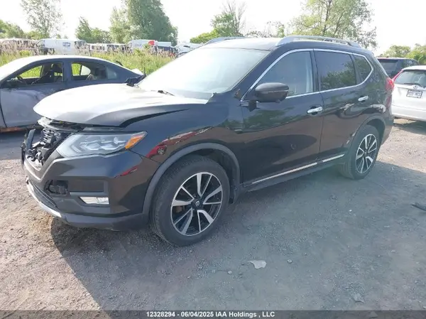 JN8AT2MV0JW322069 2018 NISSAN ROGUE - Image 2