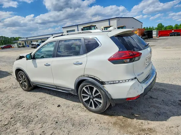 JN8AT2MV0JW322704 2018 NISSAN ROGUE - Image 2