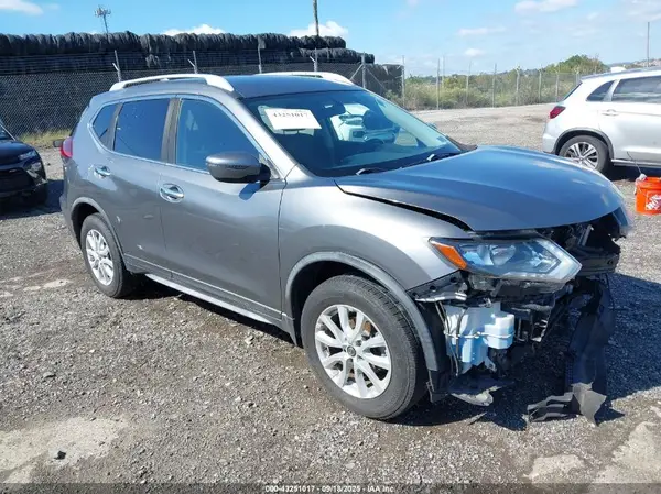 JN8AT2MV0JW329670 2018 NISSAN ROGUE - Image 1