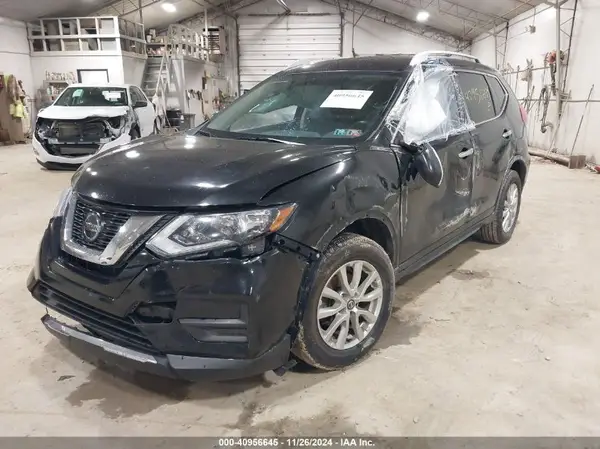 JN8AT2MV0JW331029 2018 NISSAN ROGUE - Image 2