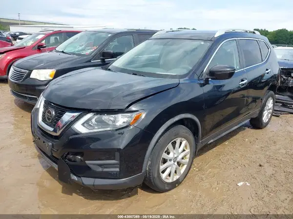 JN8AT2MV0JW343181 2018 NISSAN ROGUE - Image 2