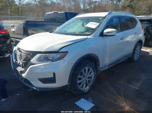 JN8AT2MV0JW347814 2018 NISSAN ROGUE - Image 2
