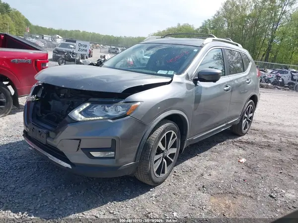JN8AT2MV0JW348896 2018 NISSAN ROGUE - Image 2