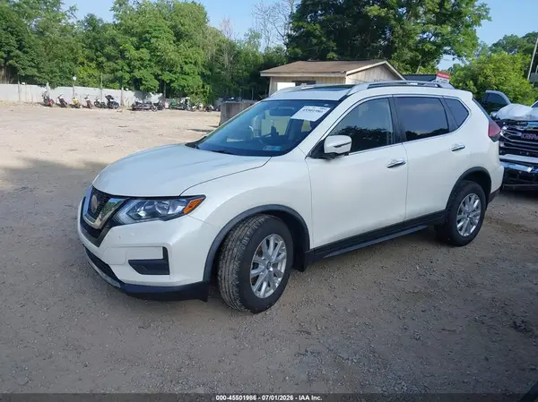 JN8AT2MV0JW349031 2018 NISSAN ROGUE - Image 2