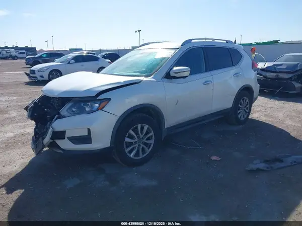 JN8AT2MV0JW353855 2018 NISSAN ROGUE - Image 2
