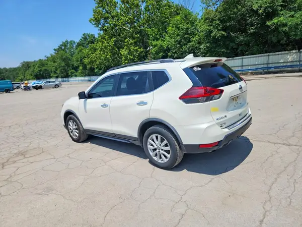 JN8AT2MV0JW353886 2018 NISSAN ROGUE - Image 2