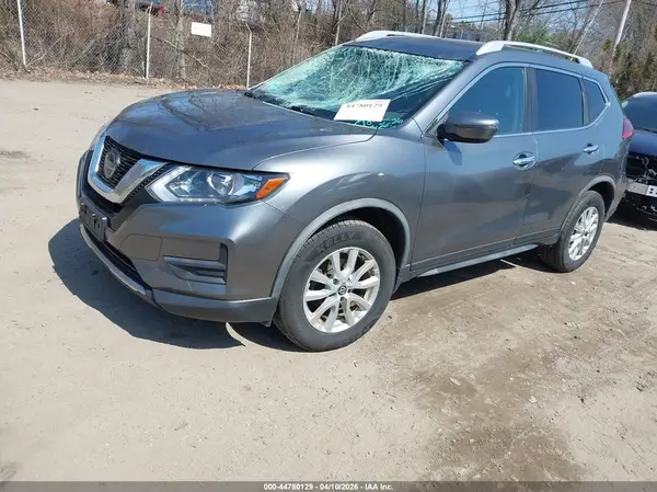 JN8AT2MV0JW355055 2018 NISSAN ROGUE - Image 2