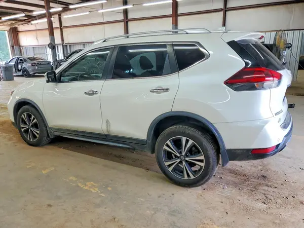 JN8AT2MV0KW370558 2019 NISSAN ROGUE - Image 2