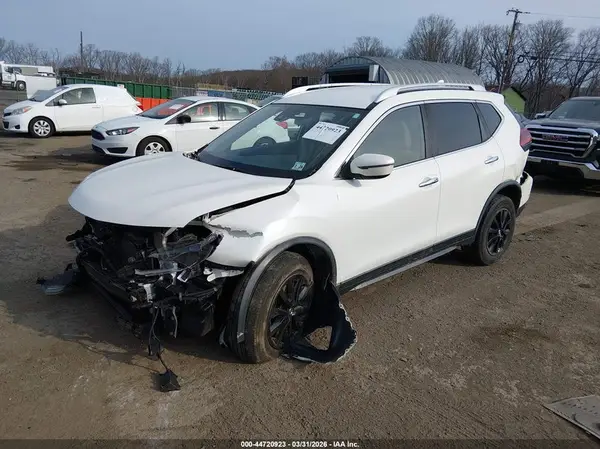 JN8AT2MV0KW377736 2019 NISSAN ROGUE - Image 2