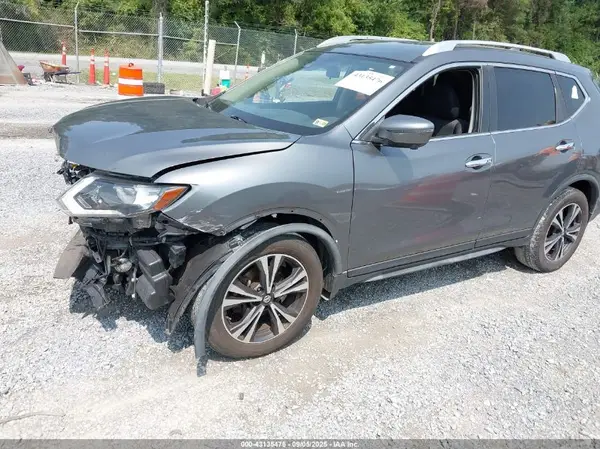 JN8AT2MV0KW378823 2019 NISSAN ROGUE - Image 2