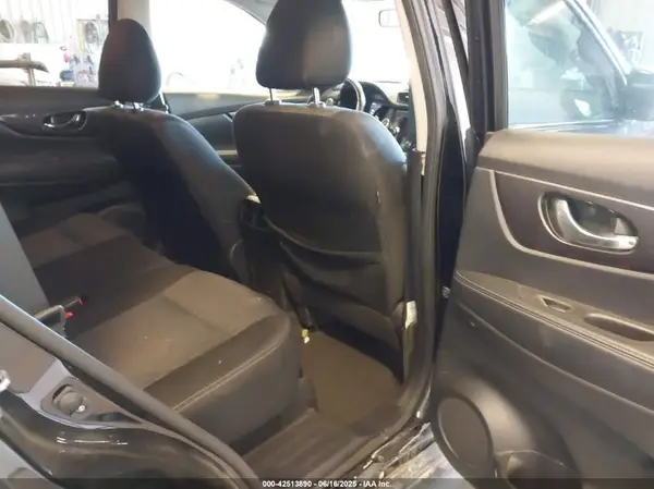 JN8AT2MV0KW379339 2019 NISSAN ROGUE - Image 8