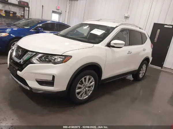 JN8AT2MV0KW382287 2019 NISSAN ROGUE - Image 2