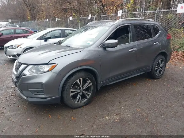 JN8AT2MV0KW382984 2019 NISSAN ROGUE - Image 2
