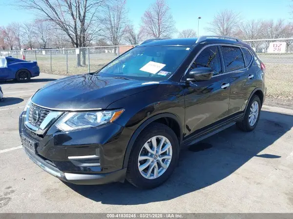 JN8AT2MV0KW384203 2019 NISSAN ROGUE - Image 2