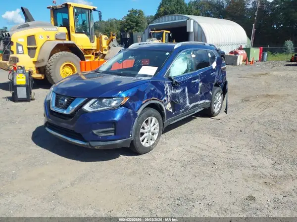JN8AT2MV0KW385707 2019 NISSAN ROGUE - Image 2