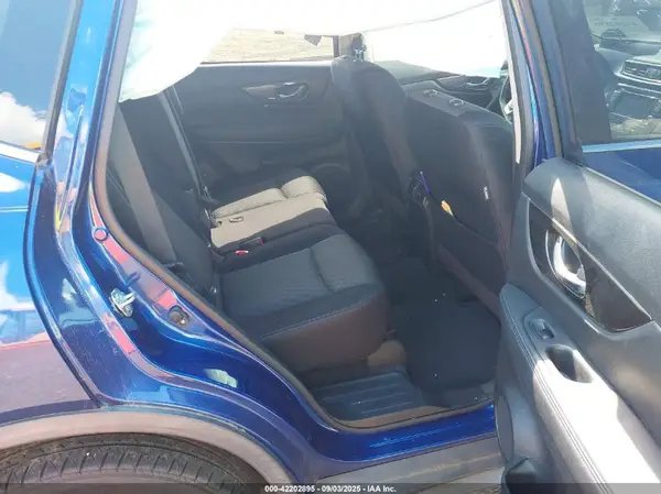 JN8AT2MV0KW385707 2019 NISSAN ROGUE - Image 8