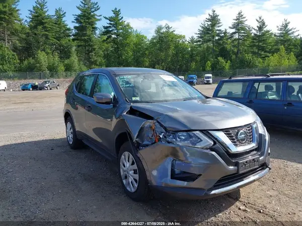 JN8AT2MV0KW385738 2019 NISSAN ROGUE - Image 1