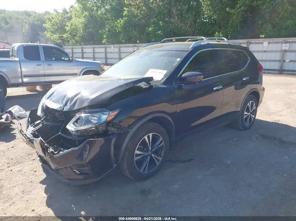 JN8AT2MV0KW387747 2019 NISSAN ROGUE - Image 2