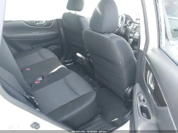 JN8AT2MV0KW388607 2019 NISSAN ROGUE - Image 8