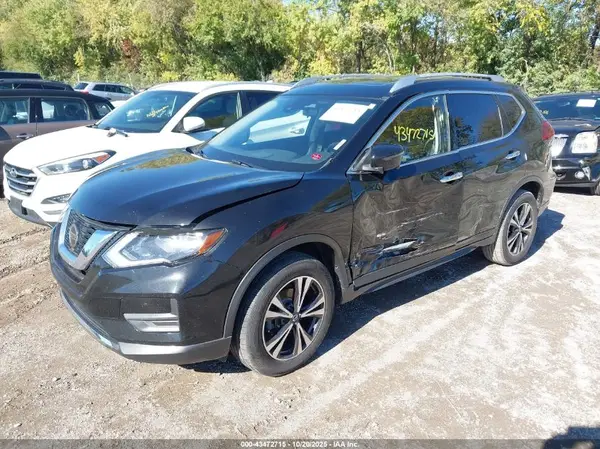 JN8AT2MV0KW389689 2019 NISSAN ROGUE - Image 2