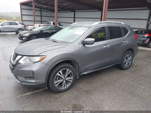 JN8AT2MV0KW389904 2019 NISSAN ROGUE - Image 2