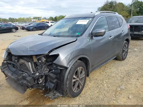 JN8AT2MV0KW397551 2019 NISSAN ROGUE - Image 2