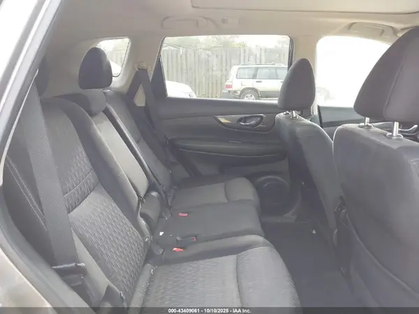 JN8AT2MV0KW397551 2019 NISSAN ROGUE - Image 8