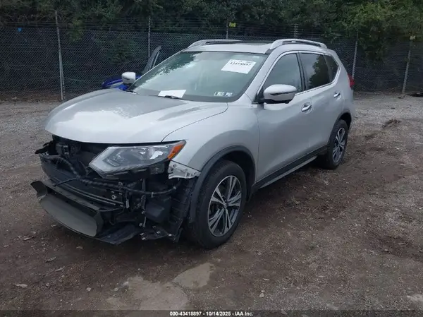 JN8AT2MV0KW400299 2019 NISSAN ROGUE - Image 2