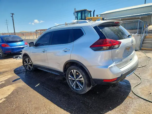 JN8AT2MV0LW110257 2020 NISSAN ROGUE - Image 2