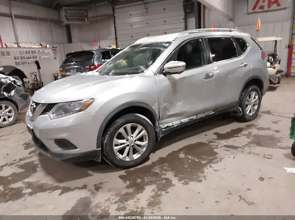 JN8AT2MV1GW137022 2016 NISSAN ROGUE - Image 2